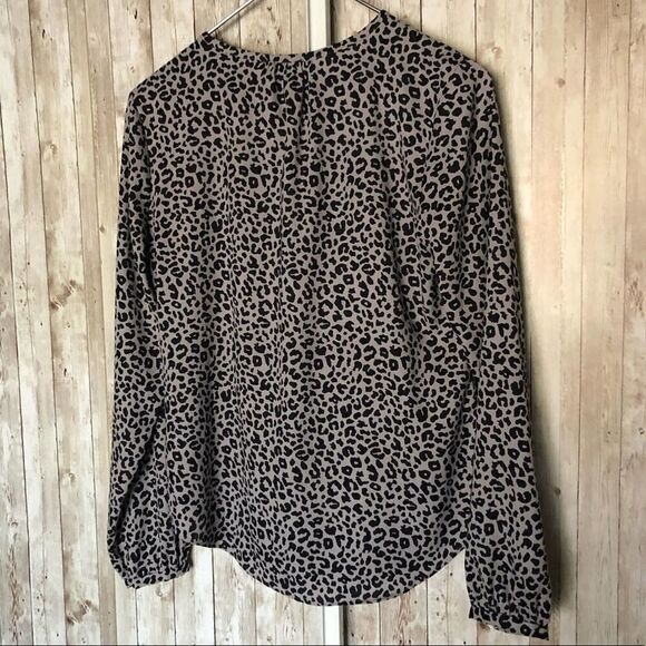 Ann Taylor Gray Leopard Blouse Size XS - Picture 5 of 5
